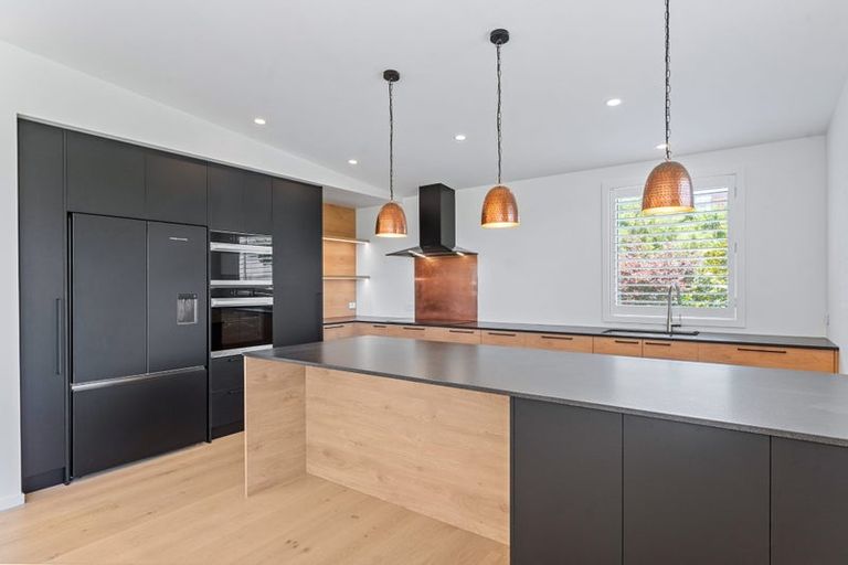 Photo of property in 1/37 Parr Terrace, Castor Bay, Auckland, 0620