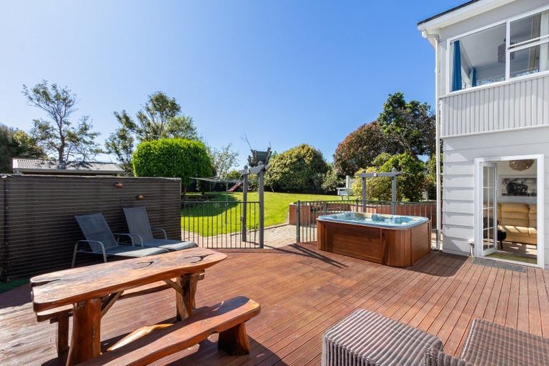 Photo of property in 35 Callender Terrace, Paraparaumu Beach, Paraparaumu, 5032