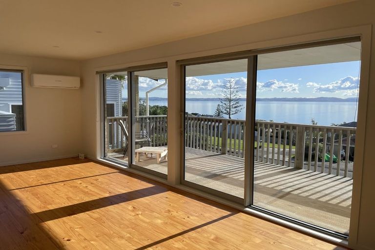 Photo of property in 57 Pacific Parade, Army Bay, Whangaparaoa, 0930