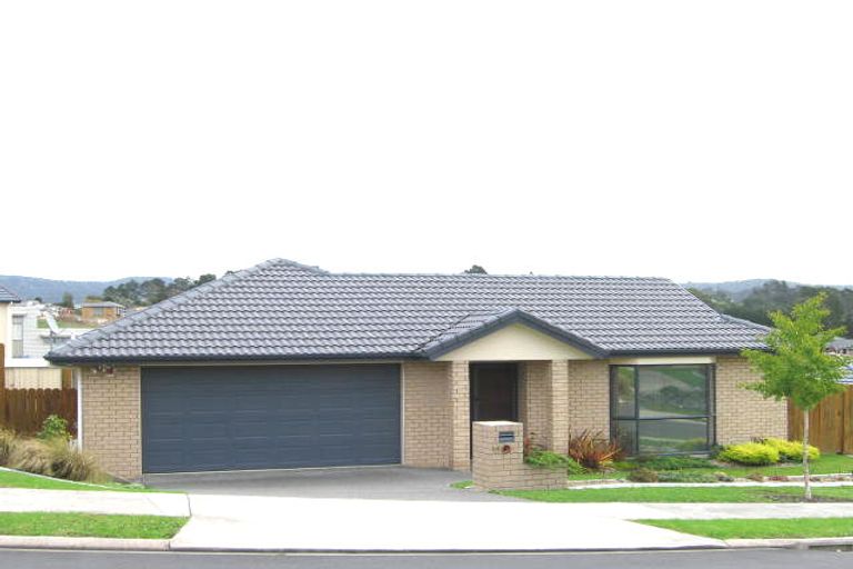 Photo of property in 14 Toledo Avenue, Henderson, Auckland, 0612