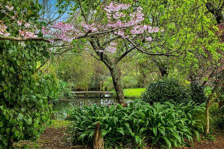 Photo of property in 7 Richmond Road, Brixton, New Plymouth, 4373