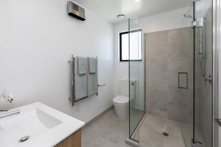 Photo of property in 1/46b Division Street, Riccarton, Christchurch, 8041