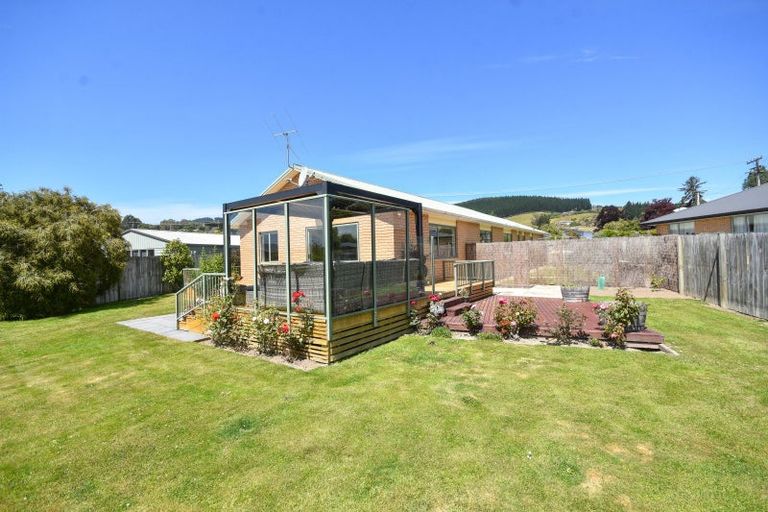 Photo of property in 8 Sandown Street, Waihola, Milton, 9073