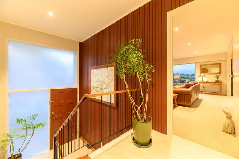 Photo of property in 38 Marywil Crescent, Hillcrest, Auckland, 0627