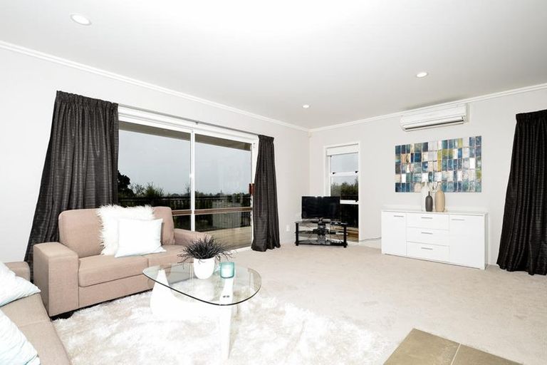 Photo of property in 4 Mescal Street, Massey, Auckland, 0614