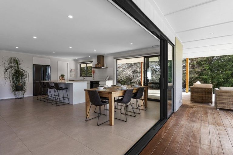 Photo of property in 298 Red Hills Road, Taupaki, Henderson, 0782