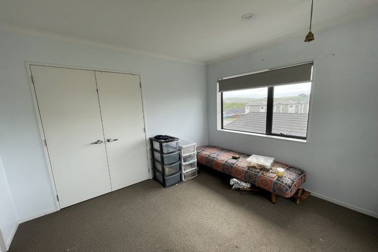 Photo of property in 77 Grenada Drive, Grenada Village, Wellington, 6037