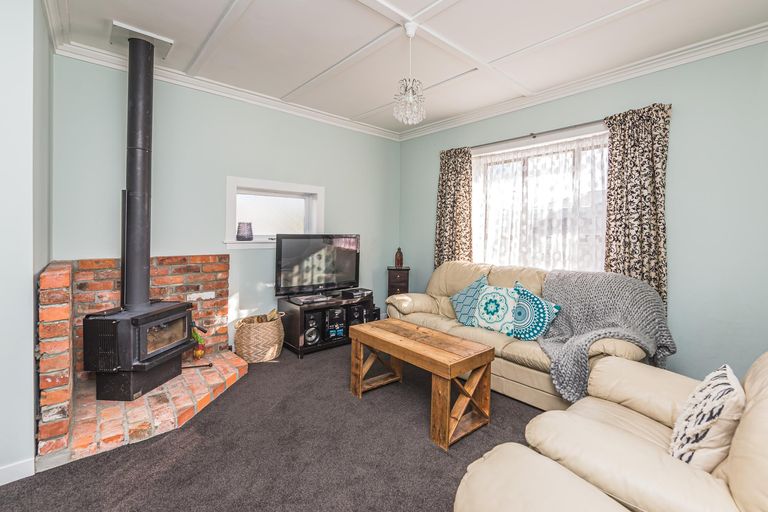 Photo of property in 2 Moore Avenue, Tawhero, Whanganui, 4501