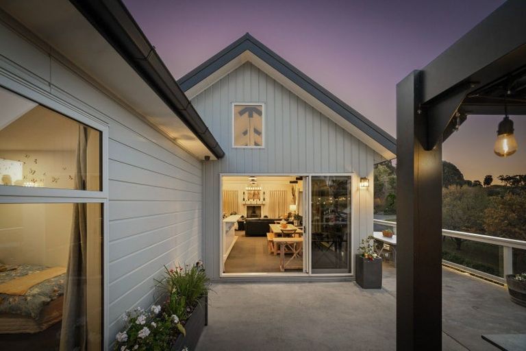 Photo of property in 1 Te Roera Drive, Taradale, Napier, 4112