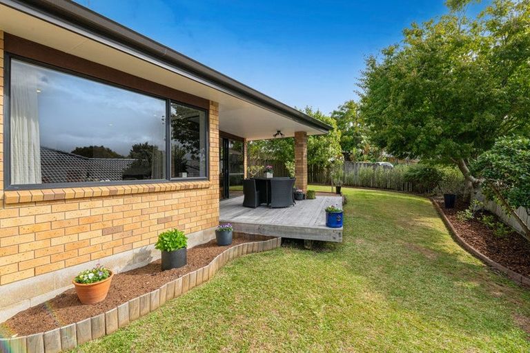 Photo of property in 9 Thornbill Rise, Unsworth Heights, Auckland, 0632
