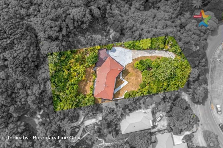 Photo of property in 42 Akatea Road, Korokoro, Lower Hutt, 5012