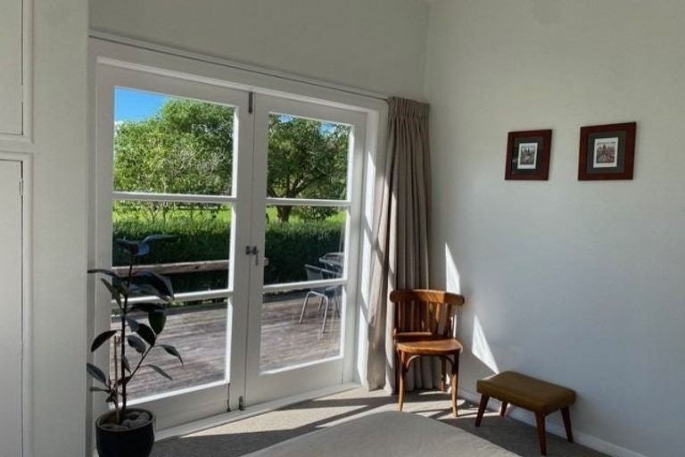 Photo of property in 435 Tararua Road, Levin, 5571