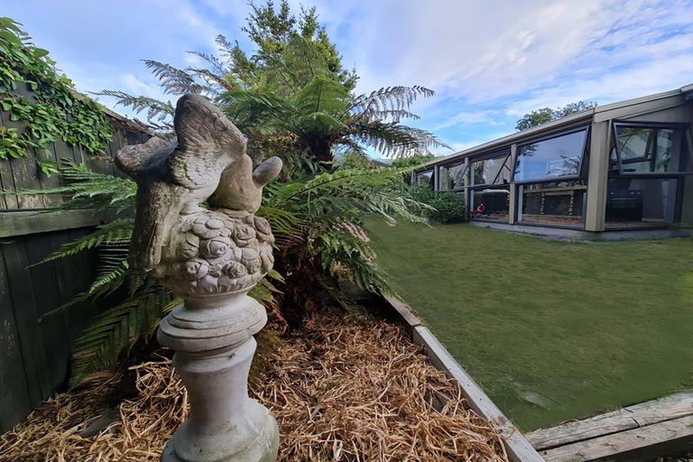 Photo of property in 2 Epping Place, Richmond Heights, Taupo, 3330