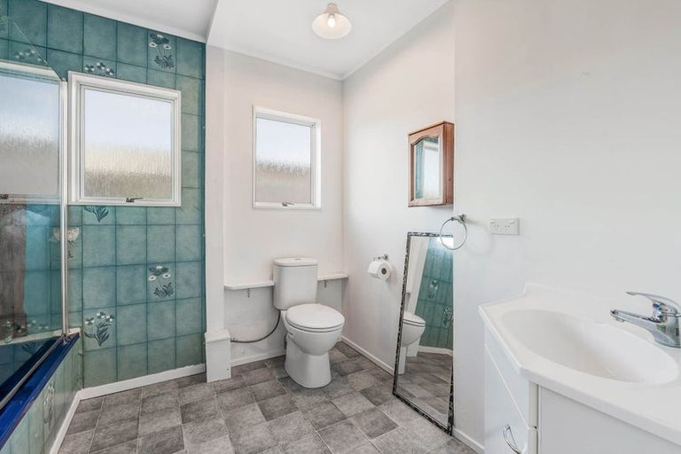 Photo of property in 1 Hinemoa Place, Snells Beach, 0920