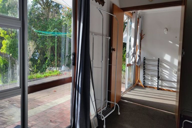 Photo of property in 9 Tai Paku Paku Road, Karaka Bays, Wellington, 6022