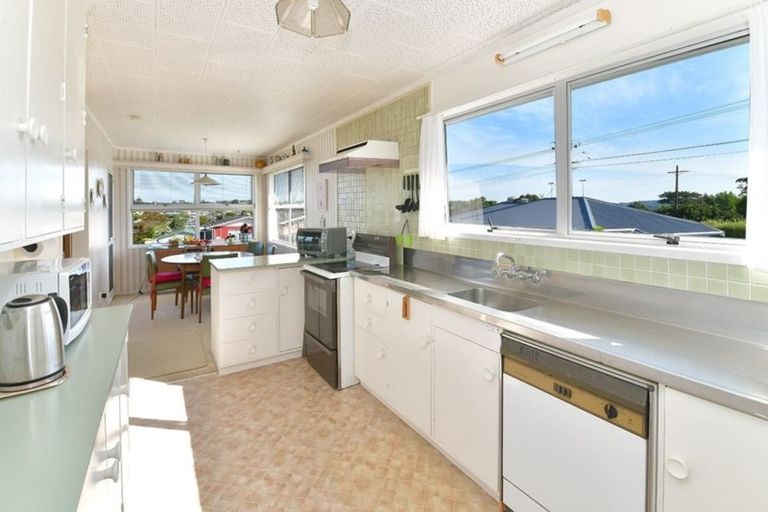 Photo of property in 4 Snells Beach Road, Snells Beach, 0920