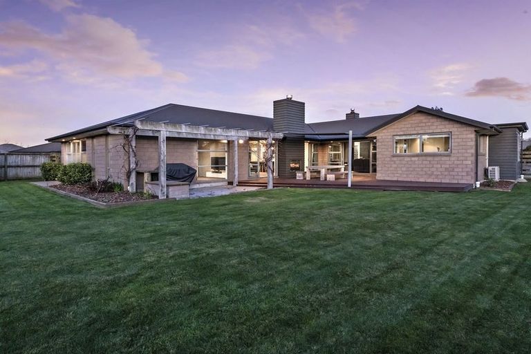 Photo of property in 19 Beaumont Drive, Rolleston, 7614