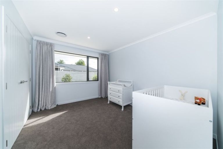 Photo of property in 5 Grand Oaks Drive, Awapuni, Palmerston North, 4412