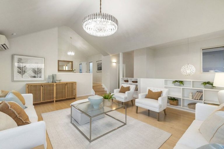 Photo of property in 14 Mcfetridge Place, Hillcrest, Auckland, 0627