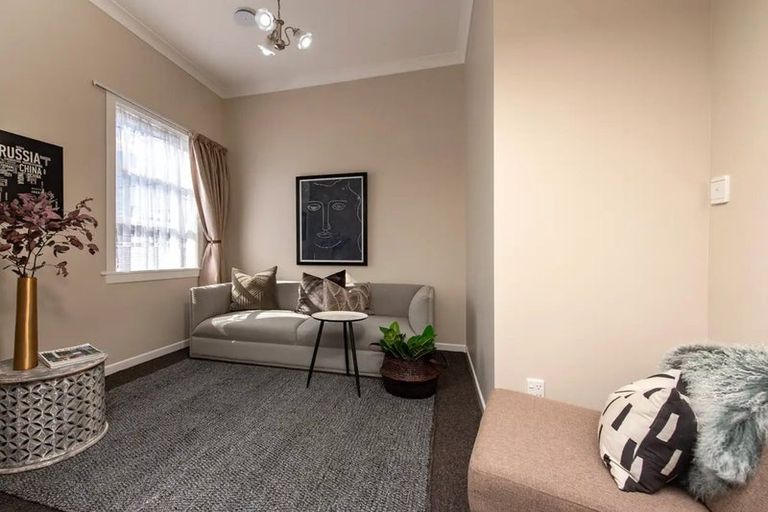 Photo of property in 296 Karori Road, Karori, Wellington, 6012