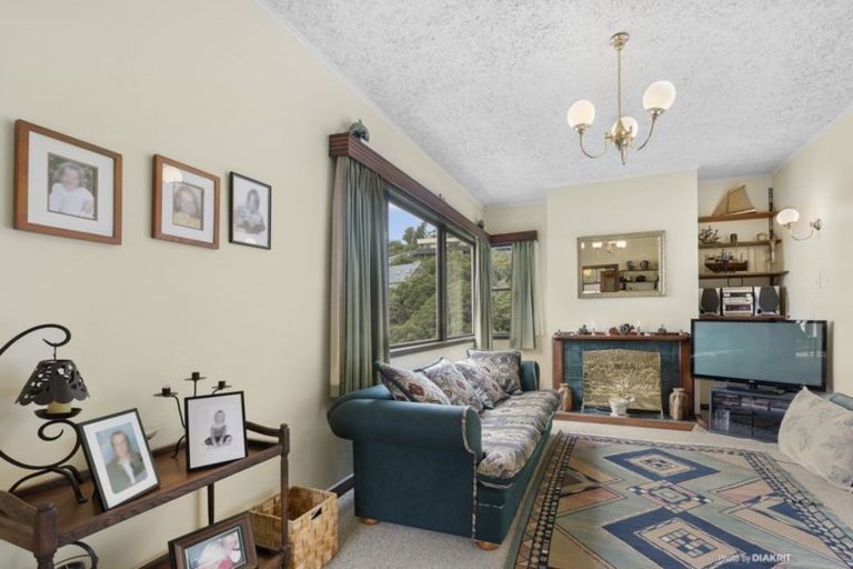 Photo of property in 69 Tannadyce Street, Strathmore Park, Wellington, 6022