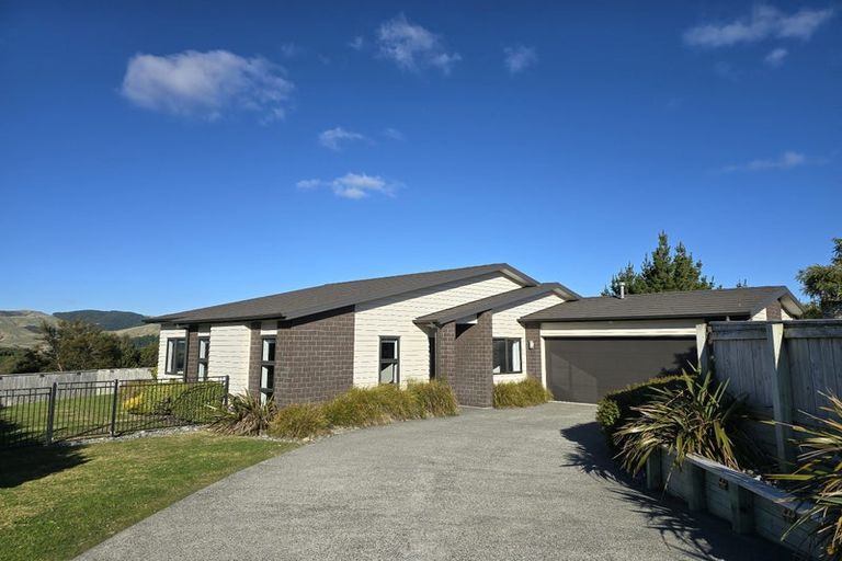 Photo of property in 116 Endeavour Drive, Whitby, Porirua, 5024
