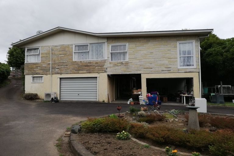 Photo of property in 13 Whitford Road, Howick, Auckland, 2014