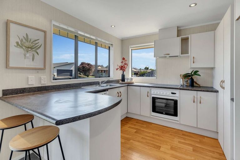 Photo of property in 16 Meridian Grove, Kelvin Grove, Palmerston North, 4414