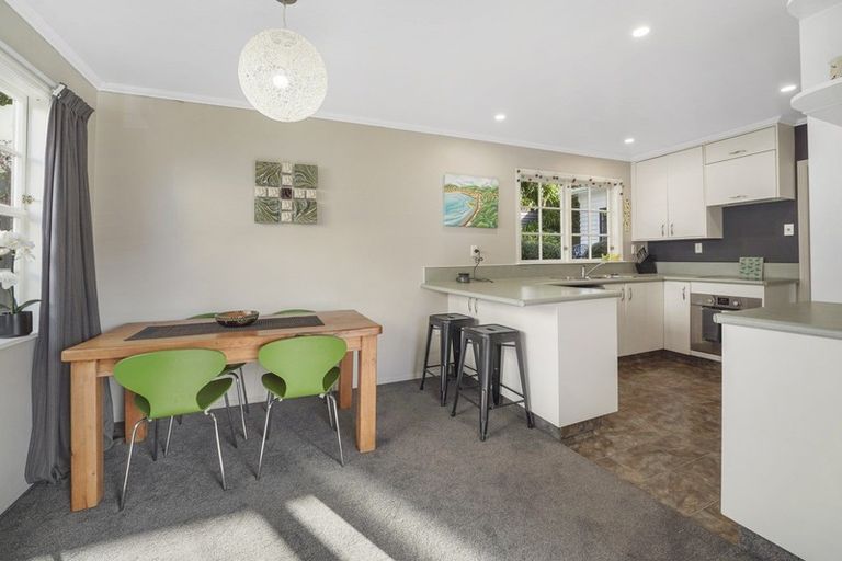 Photo of property in 10 Colonial Grove, Tawa, Wellington, 5028