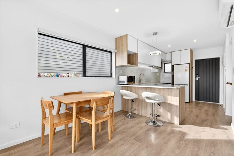 Photo of property in 20a Arrow Road, Forrest Hill, Auckland, 0620