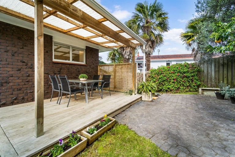 Photo of property in 8 Newstead Avenue, Browns Bay, Auckland, 0632