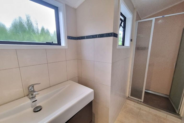 Photo of property in 28a Longburn Road, Henderson, Auckland, 0610