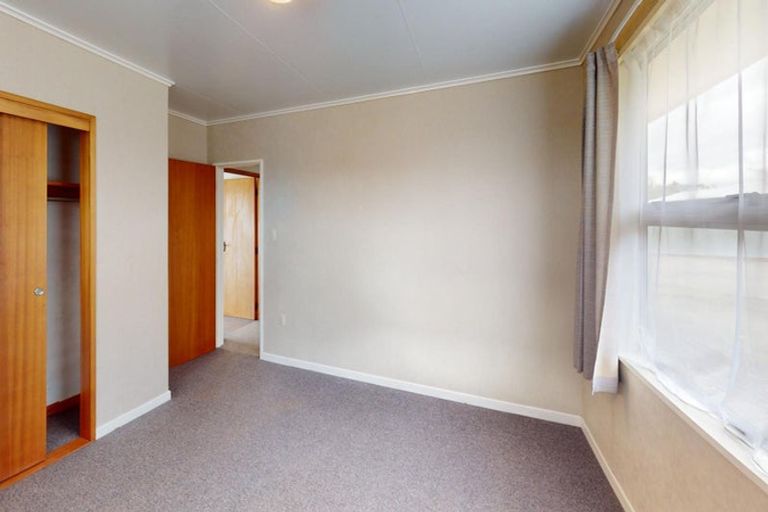 Photo of property in 42 Kimberley Grove, Westbrook, Palmerston North, 4412