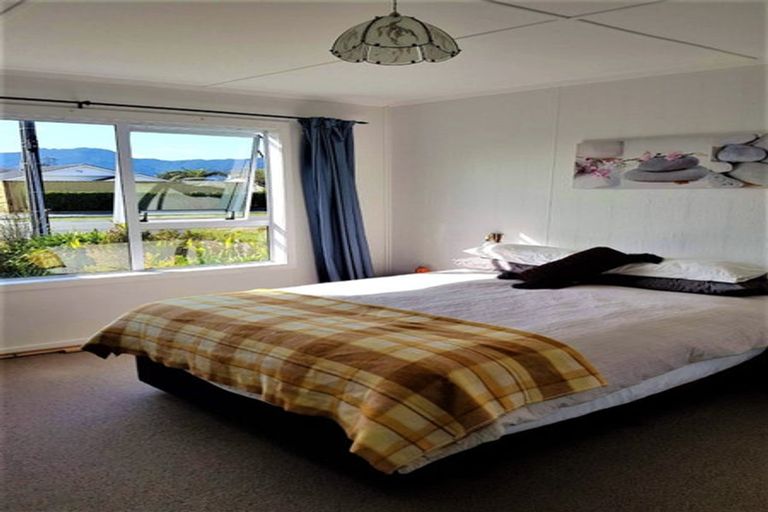 Photo of property in 150 Queen Street, Westport, 7825