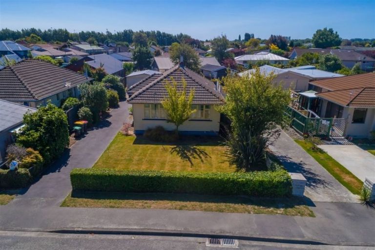 Photo of property in 69 Winters Road, Redwood, Christchurch, 8051