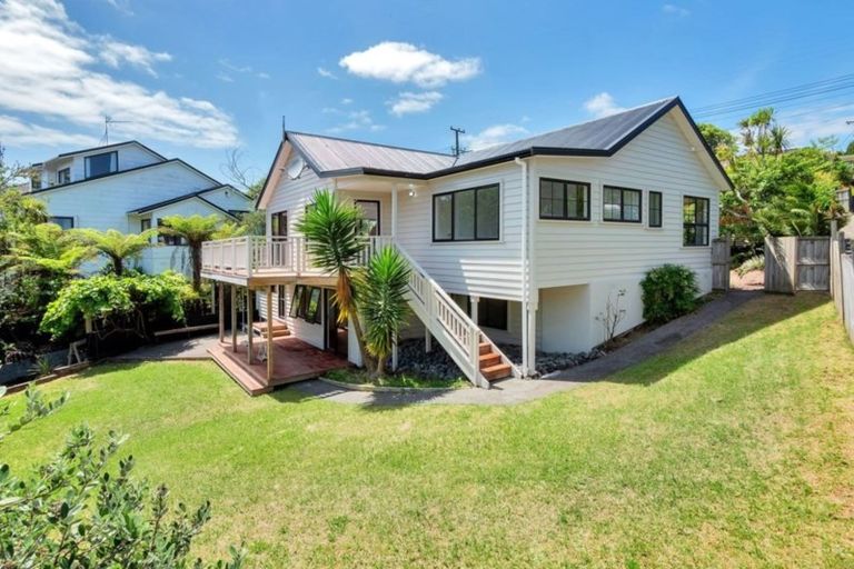 Photo of property in 19a Manuwai Road, Torbay, Auckland, 0630