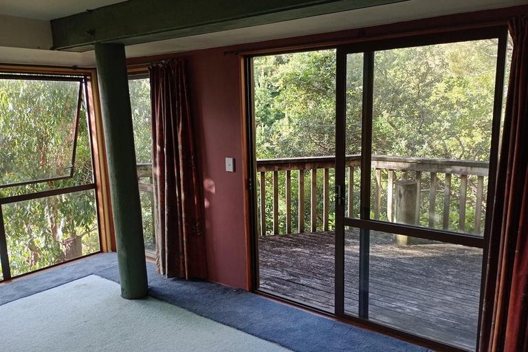 Photo of property in 321 Marine Drive, York Bay, Lower Hutt, 5013