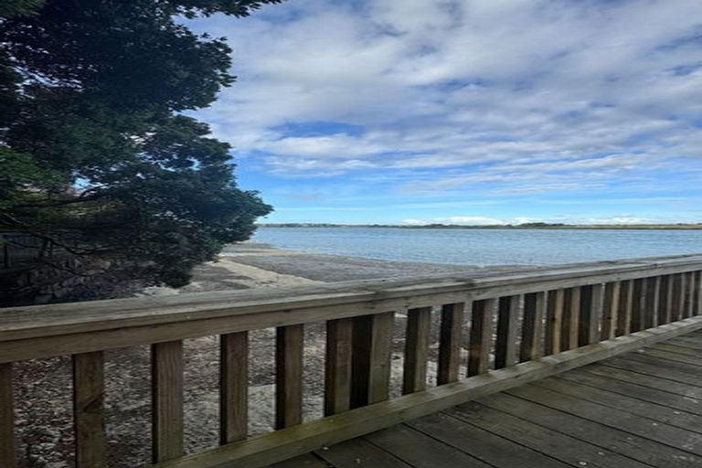 Photo of property in 22 Beihlers Road, Weymouth, Auckland, 2103