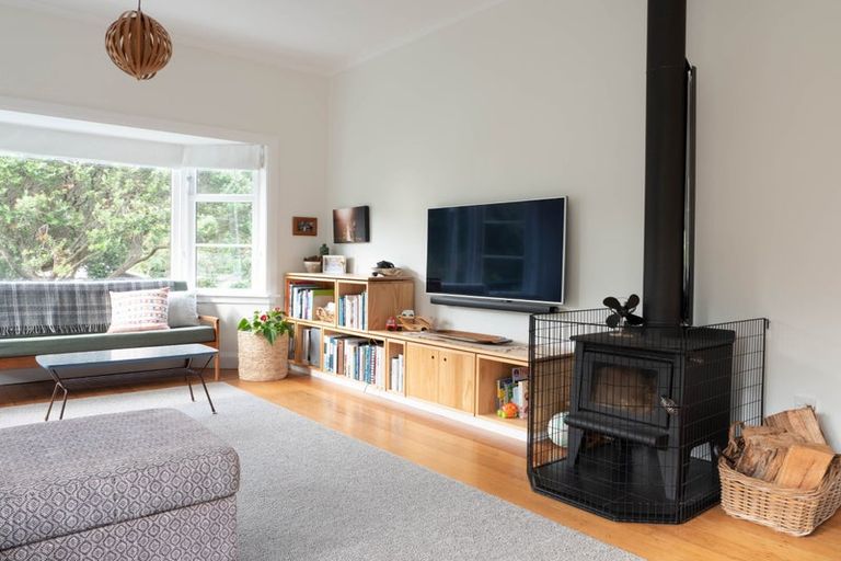 Photo of property in 85 Happy Valley Road, Owhiro Bay, Wellington, 6023