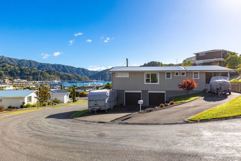 Photo of property in 14 Seaview Crescent, Picton, 7220