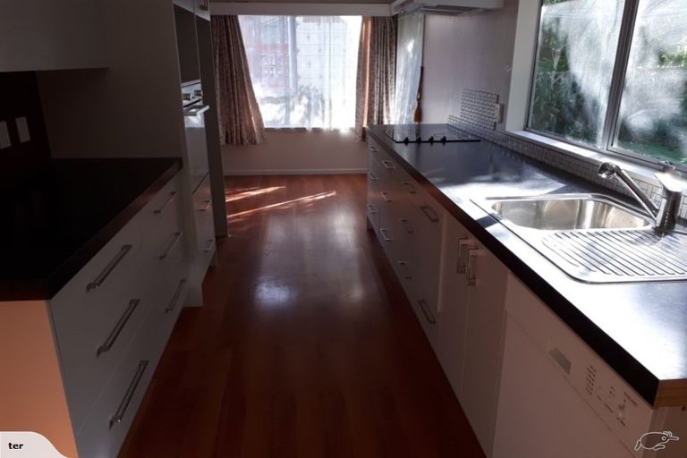 Photo of property in 9 Hibiscus Grove, Maungaraki, Lower Hutt, 5010