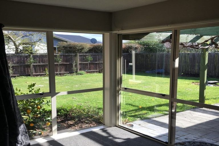 Photo of property in 3 Innisfree Place, Northwood, Christchurch, 8051