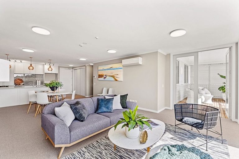 Photo of property in 186 Landmark Terrace, Orewa, 0931