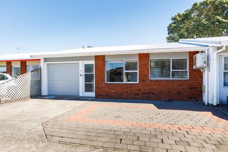 Photo of property in 2/40 Barriball Street, Fitzroy, New Plymouth, 4312