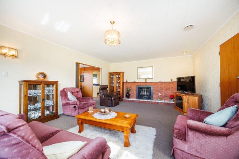 Photo of property in 18 Westhaven Grove, Takaro, Palmerston North, 4412