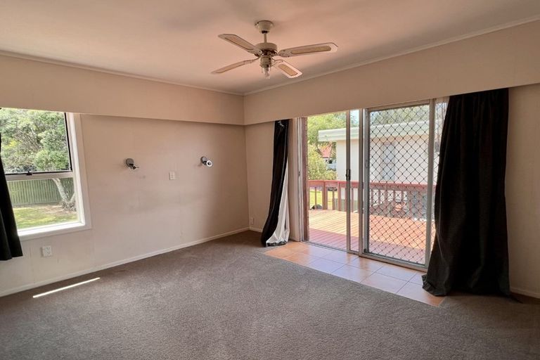 Photo of property in 86 Rosario Crescent, Red Beach, 0932