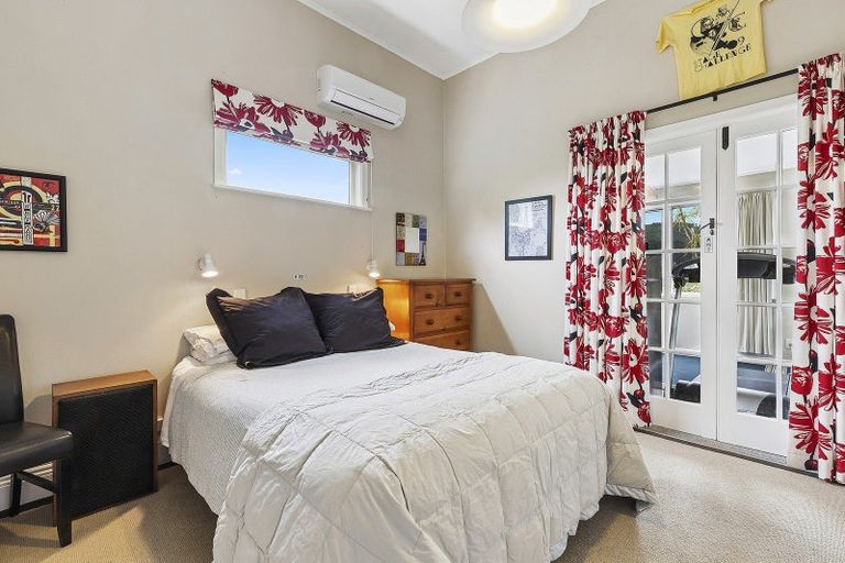 Photo of property in 9 West Road, Northland, Wellington, 6012