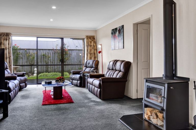 Photo of property in 12b Marlin Terrace, Bell Block, New Plymouth, 4312