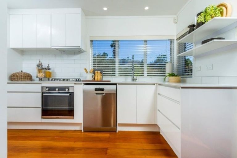 Photo of property in 308 Hurstmere Road, Takapuna, Auckland, 0622