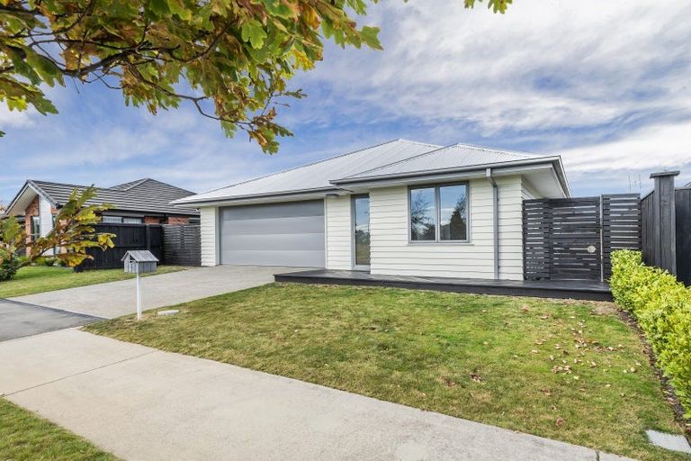 Photo of property in 46 Shillingford Boulevard, Rolleston, 7615